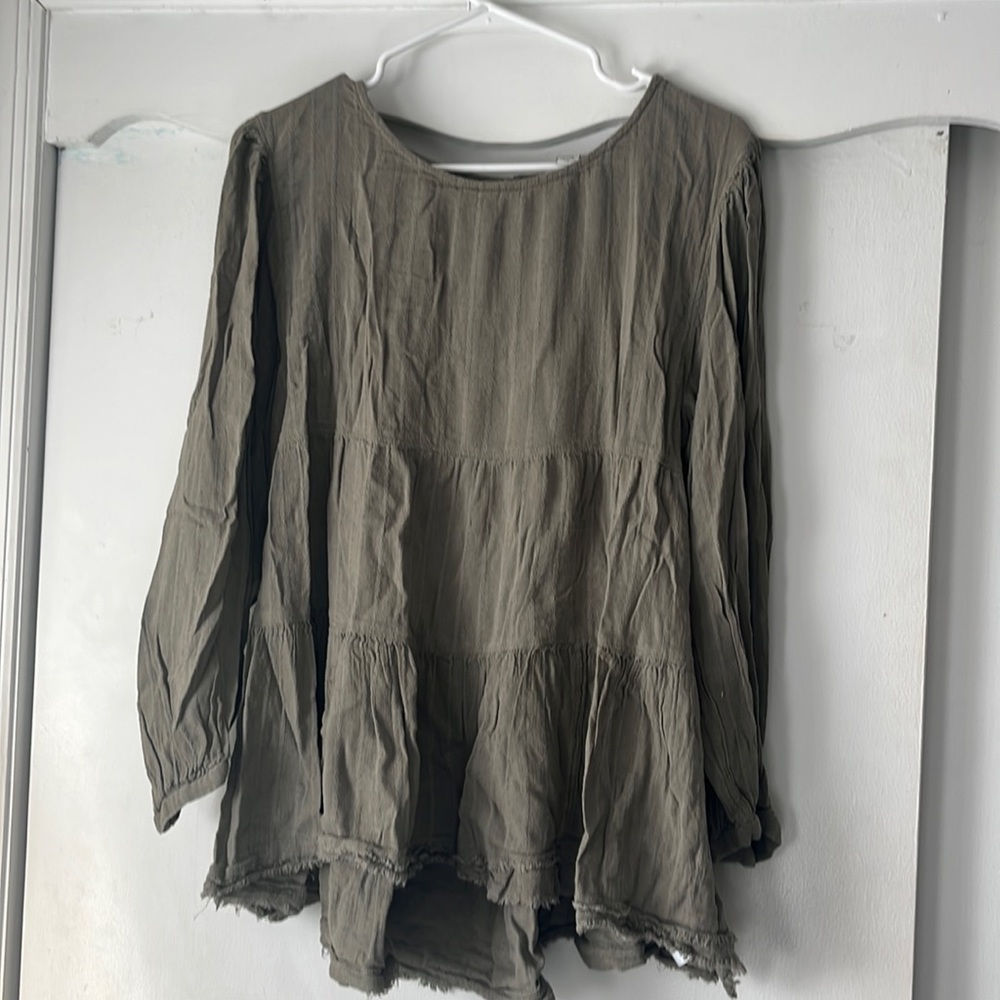 American Eagle army green open back flowy top